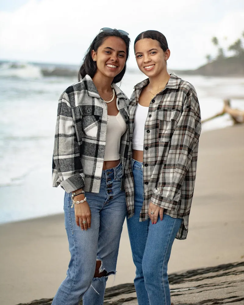 Zeagoo Flannels for Women Cropped Shacket Jacket Fashion Plaid Button Down Shirt 2023 Fall Coat Tops
