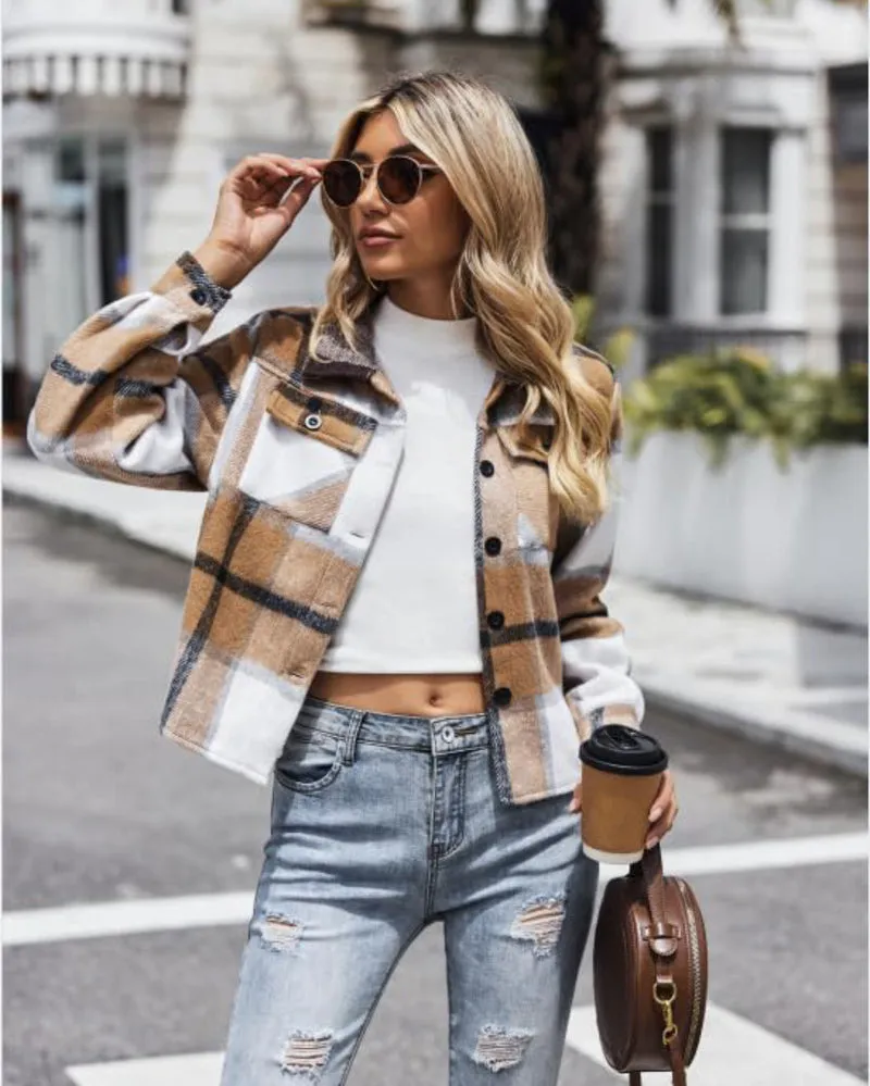 Zeagoo Flannels for Women Cropped Shacket Jacket Fashion Plaid Button Down Shirt 2023 Fall Coat Tops